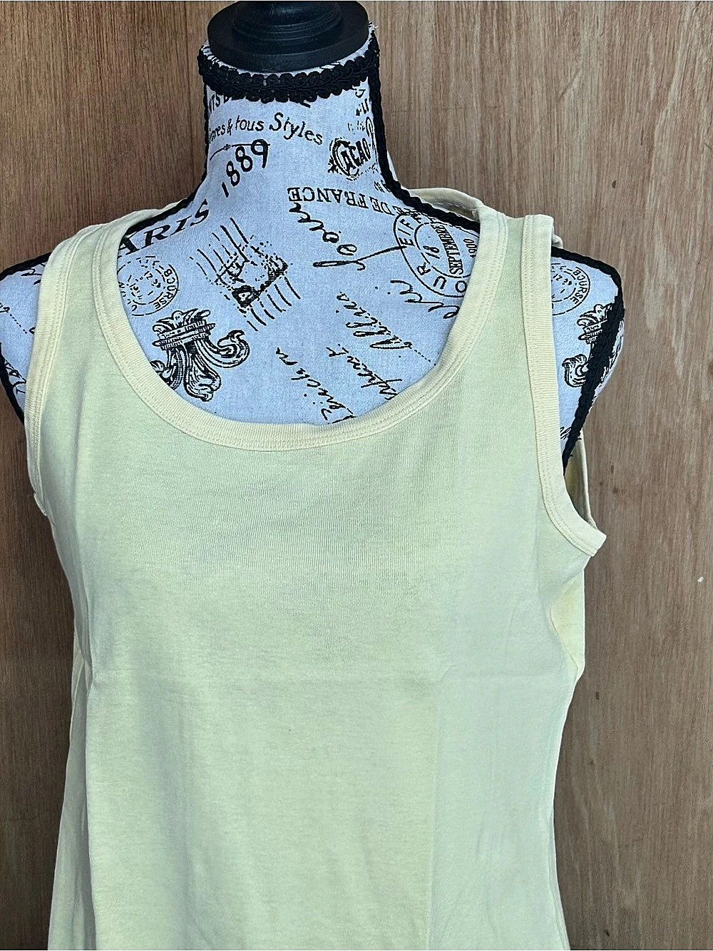 Tank Top in Yellow Like New